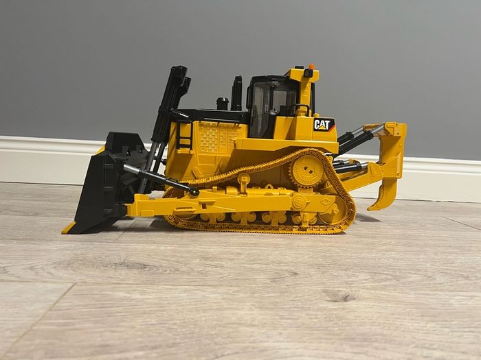 Bruder CAT Bulldozer