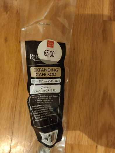 Expanding curtain rod in chrome