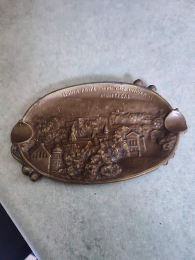 Made In France P Depose Cooper Effect Mount Royal On The Cile University Montreal Souvenir Ashtray