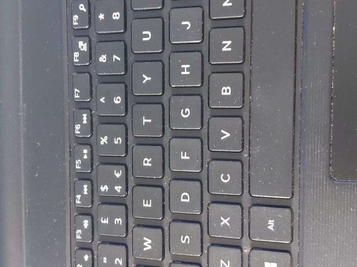 DELL Vostro 15, 3000 Series, Intel Core i3-5005U CPU, 2.0GHz, 4GB Ram, 500GB HDD, windows 10, Microsoft Edge, Chrome and VLC