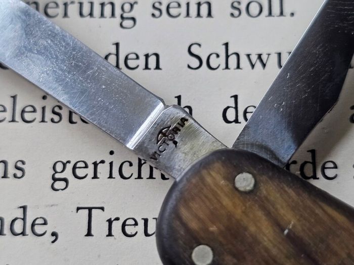 Vintage 1950s Victoria Victorinox Buffalo Horn Executive 74mm Swiss Army Knife Discontinued Collectable