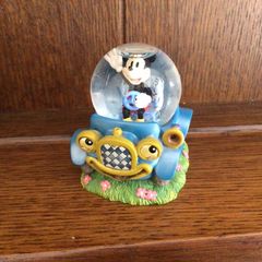 Eurodisney Mickey mouse snow globe