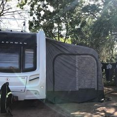 Coachman 454 VIP Caravan, 4 Birth, with Air Awning