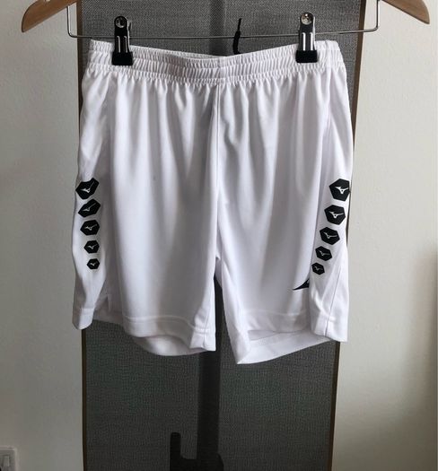 Mizuno boys shorts - sz 140