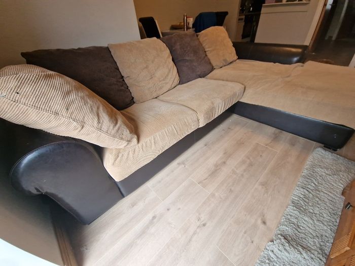 FREE Large L-Shaped Corner Sofa  Very Comfortable