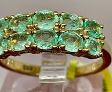 Silver ring with Colombian emeralds