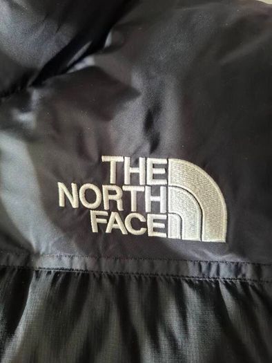 North Face Nuptse 700