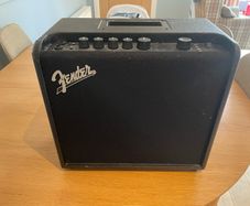 Fender Amplifier Mustang LT25
