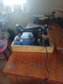 vintage singer sewing machine