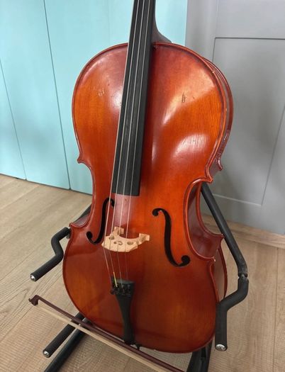 Hindersine Cello 1/2 size with bow and case