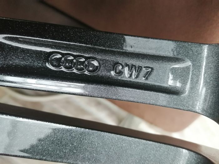 Genuine 19" Audi alloys (Limited edition)