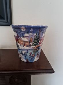Christmas plant pot