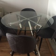 Round glass table ONLY