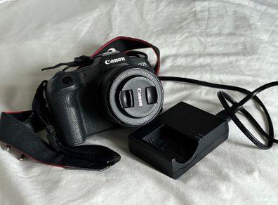 Canon Eos R8 + 50mm F1.8 Stm Lens