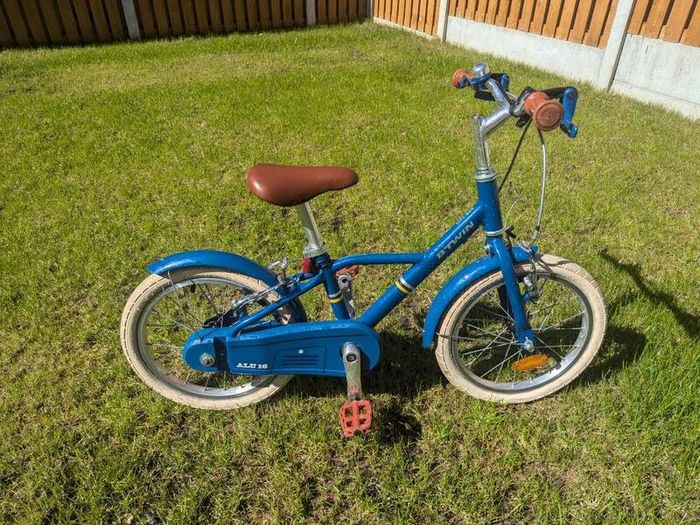 lightweight kids bike. Kid's bike 16"
