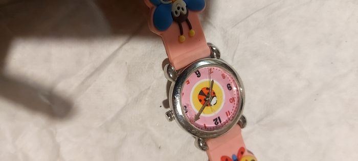 lulu ladybird watch,used condition,,see pictures,,price includes post to anywhere in Ireland thank you  sold as is .