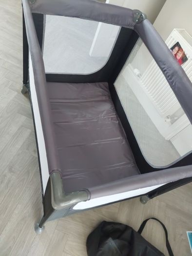 Snoozelite Miniuno travel cot.