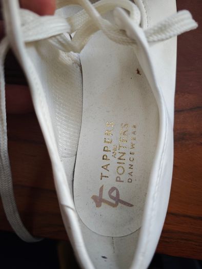 Tap shoes