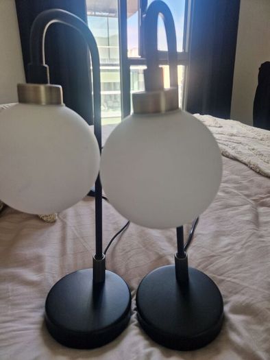 2 beside lamps