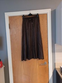 Decollage  Silk Look Skirt.   S- One Size -12--14.