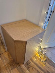 Corner blanket storage