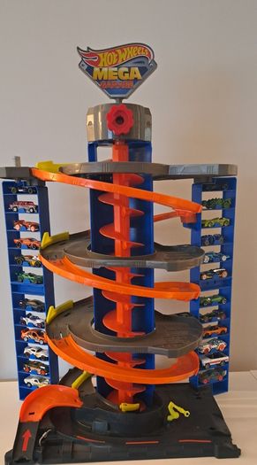 Hot Wheels City Garage