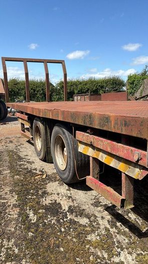 Bale trailer