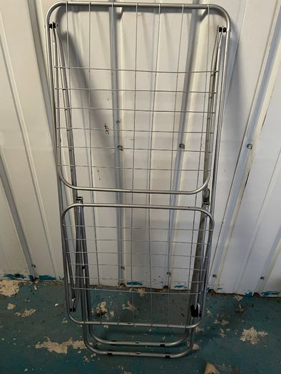 Clothes drying rack