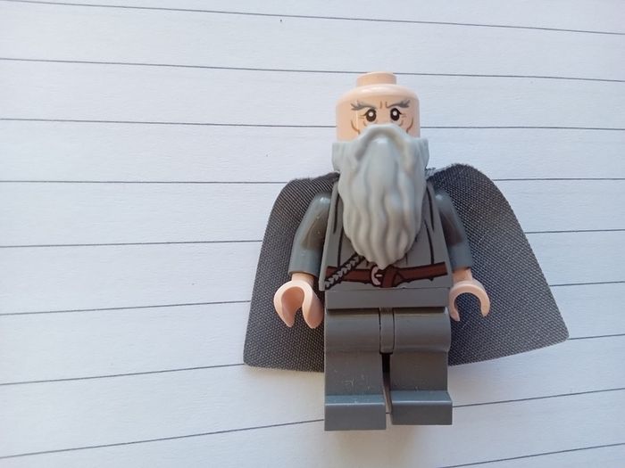 4 lego figures