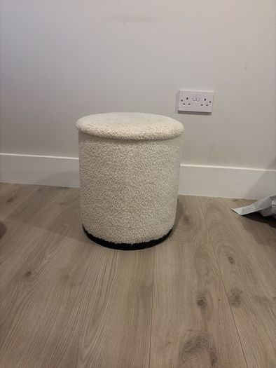 desk chair