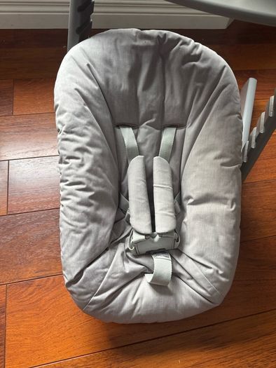 Tripp Trapp storm grey plus extras