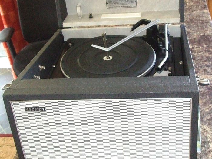 Hacker vintage Record Player GP42, Refurbished