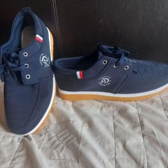 Shoes/ trainers