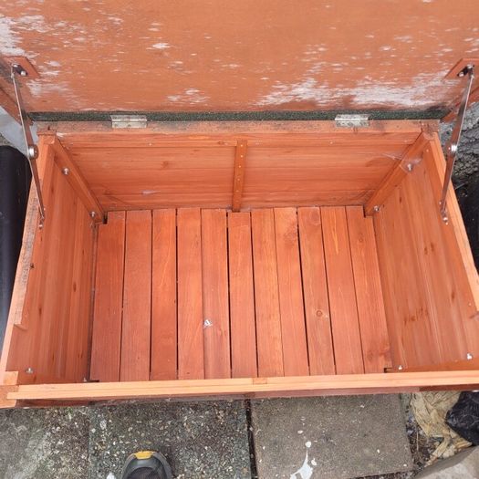 dog kennel