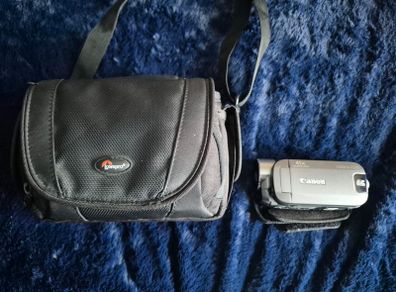 Canon Legria 307 Digital camcorder w/ Lowepro bag
