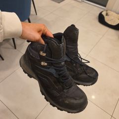 hiking boots sz5.5