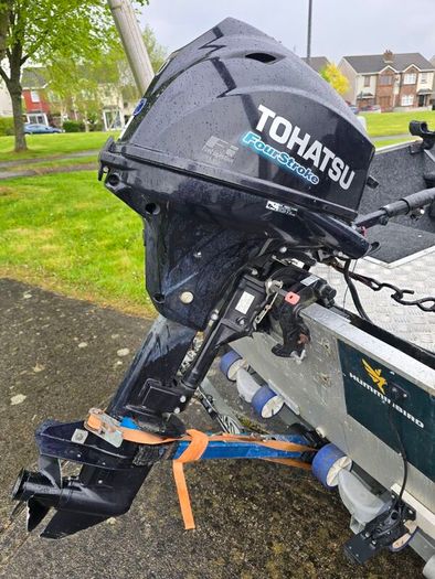 Boat "Lund 16ft Predator fishing boat with Livescope LVS32"