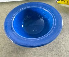 Louis Mulcahy small bowl 14 cm. which is a handcrafted stoneware