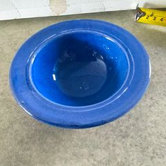 Louis Mulcahy small bowl 14 cm. which is a handcrafted stoneware