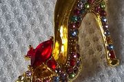 Shoe brooch
