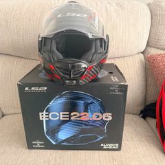 LS2 Advant X Carbon motorbike helmet
