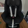 Maxi Cosi Family Fix Base and Pearl Car Seat Image 2