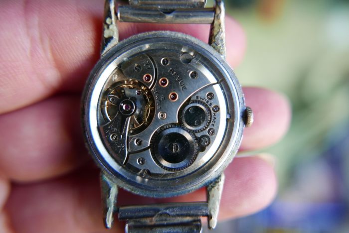 Vintage REVUE Thommen. Circa 1945..Caliber 59. Swiss Made (works ok)