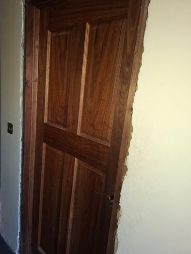 Deanta door.