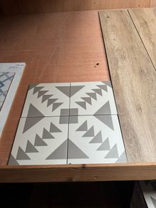 Joblot Pattern Tile To Clear 20cm x 20cm