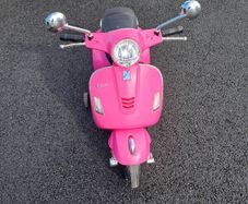 Pink vespa