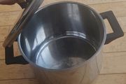 Kitchen pot