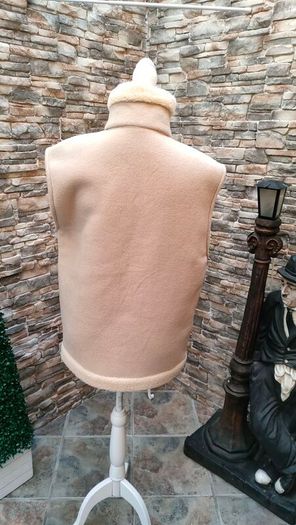Country Flair winter gilet Size small but would fit medium Like new perfect condition Extremely warm, perfect for the winter