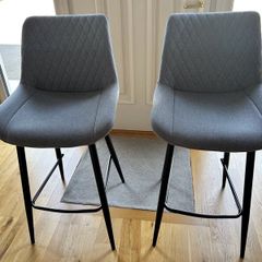 2 Kitchen Counter Stools