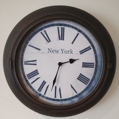 Clock (26127)